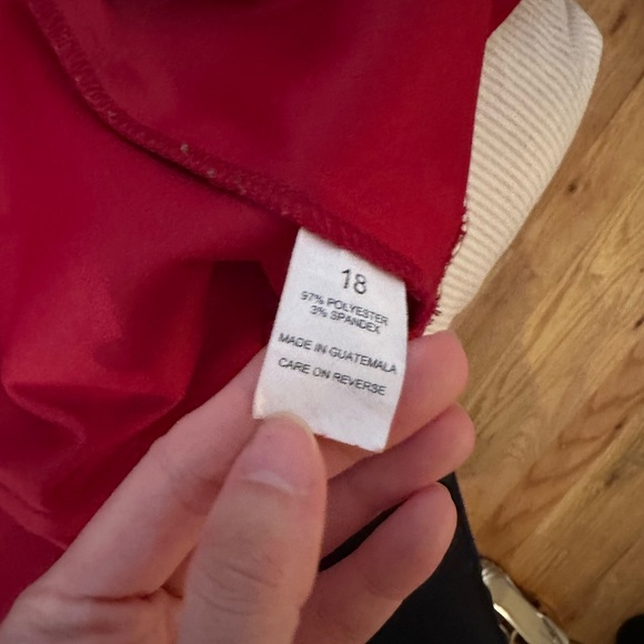 red jacket - Picture 4 of 4